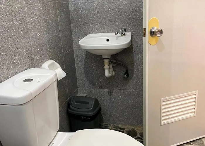 Hostel Panagsama Topbudz Moalboal